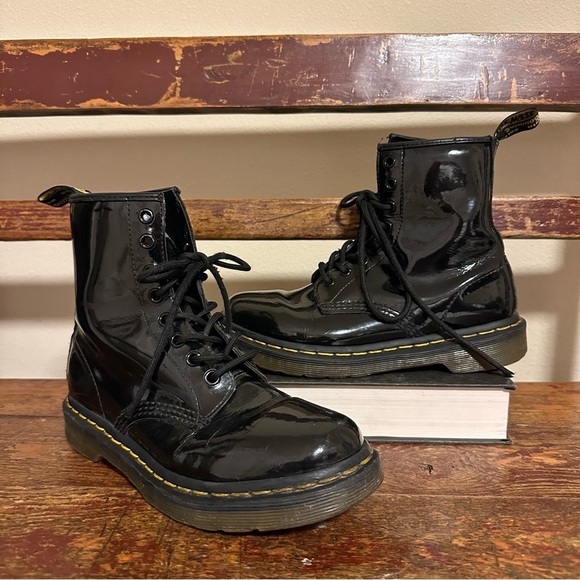 Dr. Martens Black Patent Leather Original Lace Up Combat Boots Docs - Picture 16 of 16
